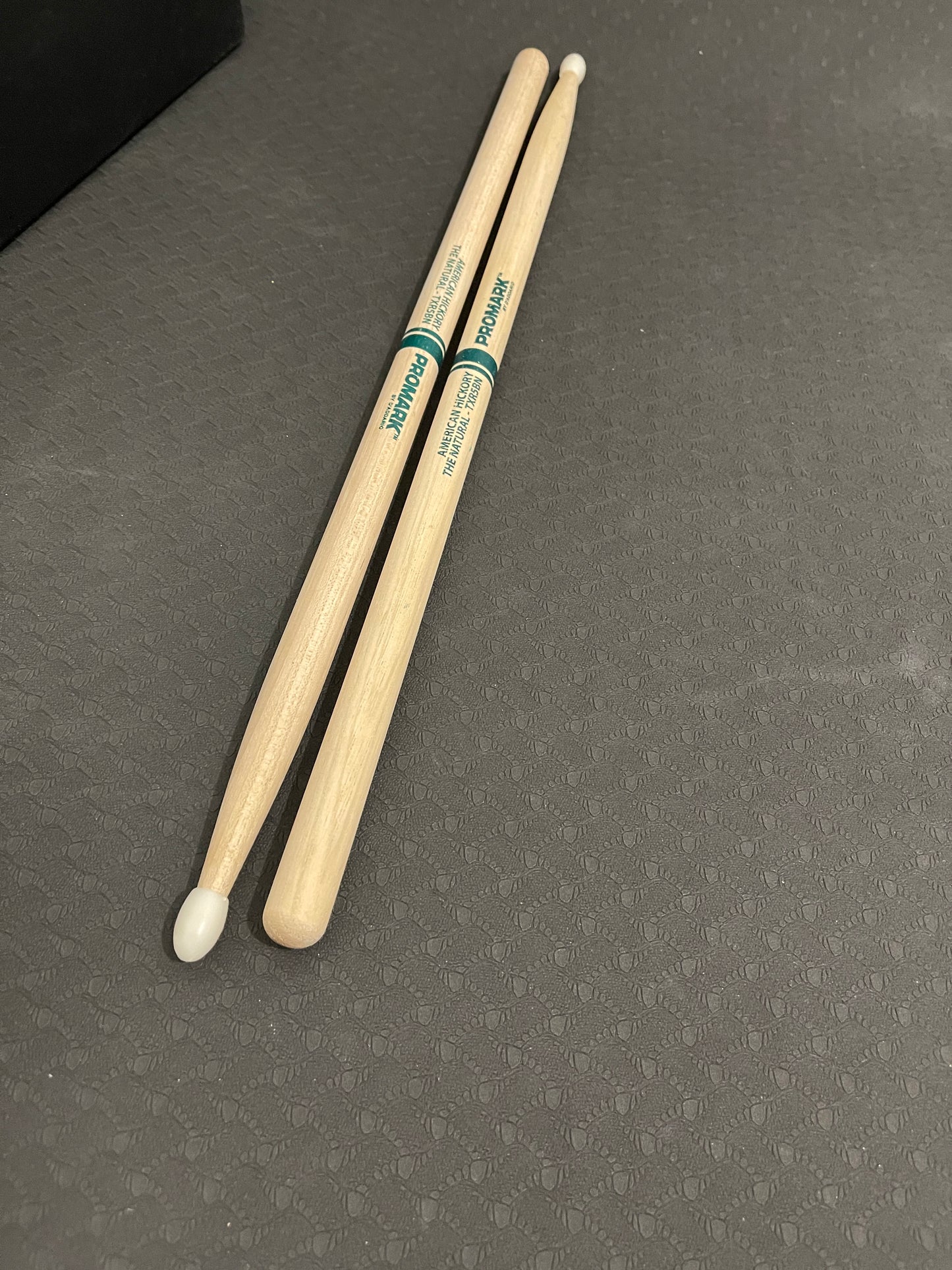 Drumsticks - Promark by D'Addario Classic Natural 5B Nylon